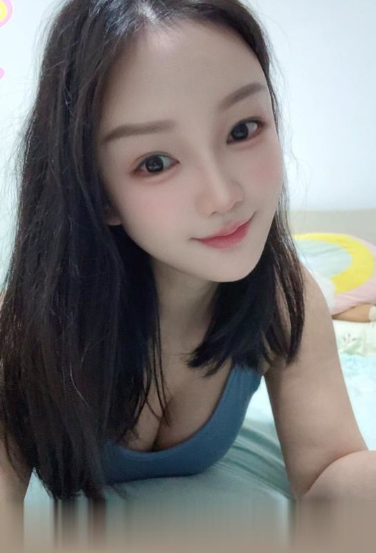 白云依依..
