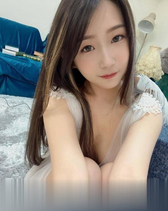 天河性感大胸青青