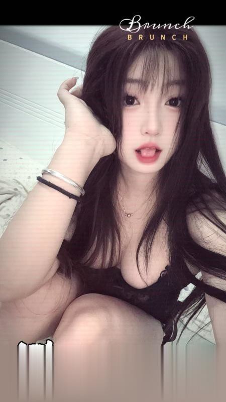 制服诱惑的叶子