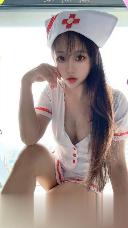 舌吻S型瑜伽老师