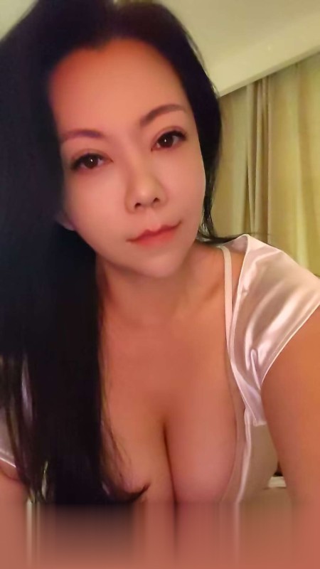朝阳肥臀巨乳少妇