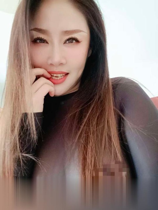 西青津门湖附近美女